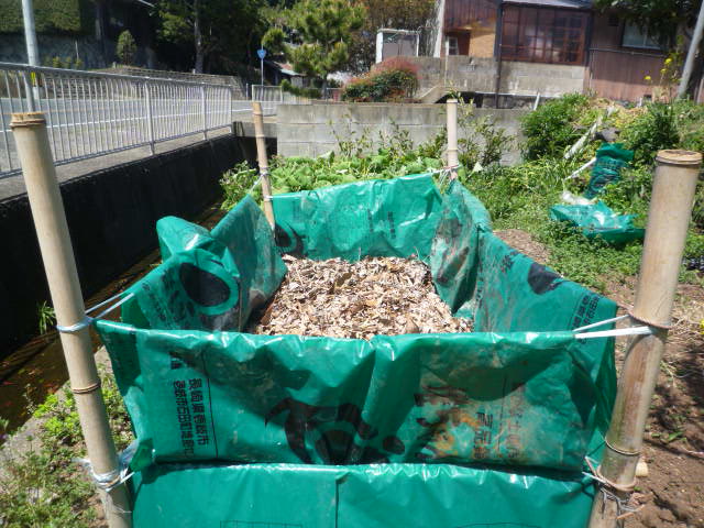 堆肥 腐葉土 作りに タヒロン 自立 静置型 堆肥枠 雑草 落ち葉 袋 ネット 堆肥作り容器 ガーデニング 家庭菜園 農業 農作業 エコ リサイクル 資材 土 野菜 観葉植物 園芸 シbd おしゃれ農作業着専門店エフィルス 園芸商人堆肥枠 A 12 Salaweselnayuca Pl